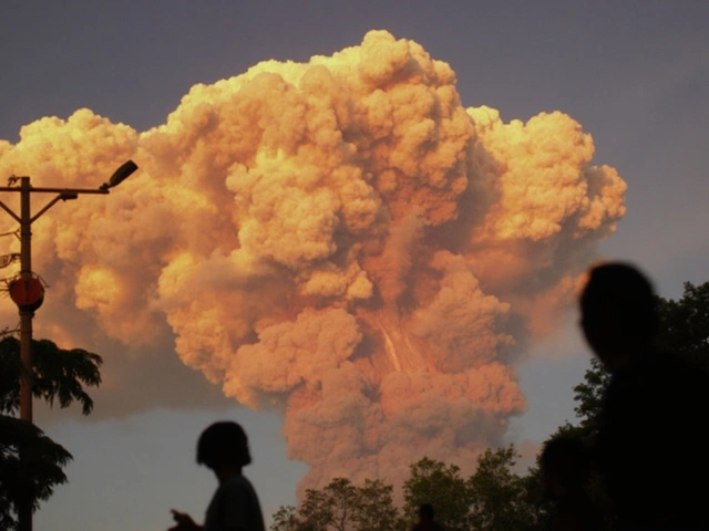 Impresionante erupción del volcán Lewotobi Laki Laki en Indonesia paraliza vuelos y obliga a evacuar pueblos